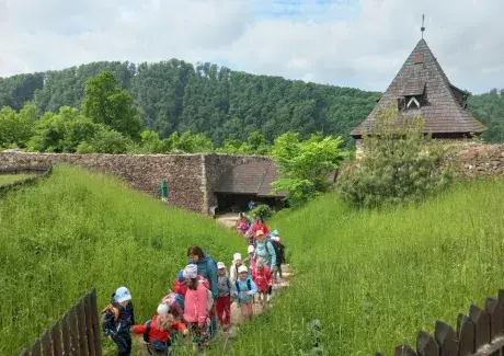 ŠKOLNÍ VÝLET POTŠTEJN