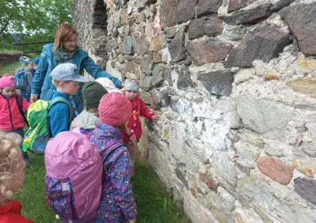 ŠKOLNÍ VÝLET POTŠTEJN