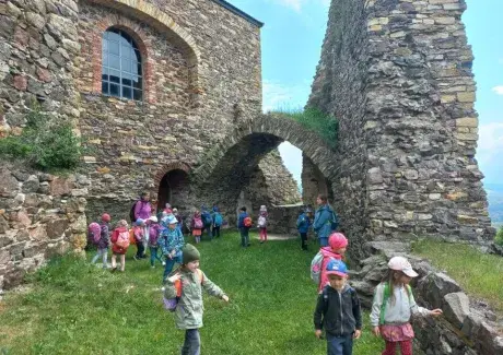 ŠKOLNÍ VÝLET POTŠTEJN
