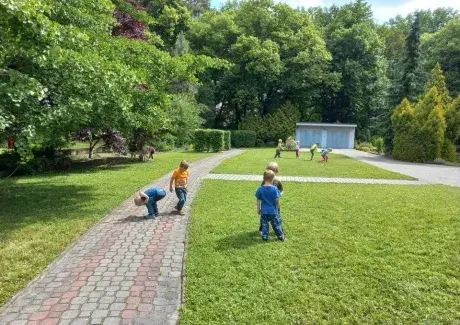 NAVŠTĚVA U SESTŘIČEK