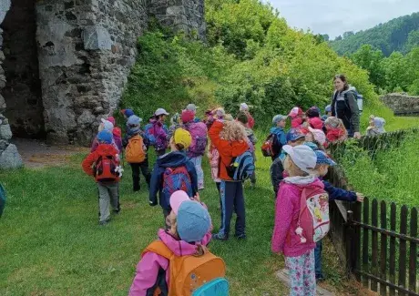 ŠKOLNÍ VÝLET POTŠTEJN