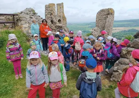 ŠKOLNÍ VÝLET POTŠTEJN