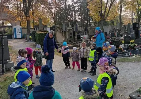 NÁVŠTĚVA HŘBITOVA NA POUCHOVĚ 2024