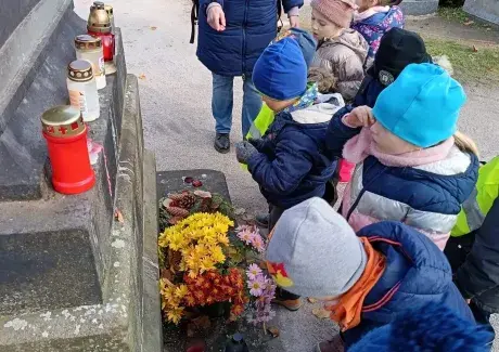 NÁVŠTĚVA HŘBITOVA NA POUCHOVĚ 2024