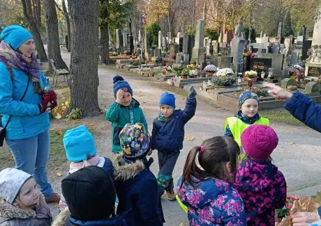 NÁVŠTĚVA HŘBITOVA NA POUCHOVĚ 2024