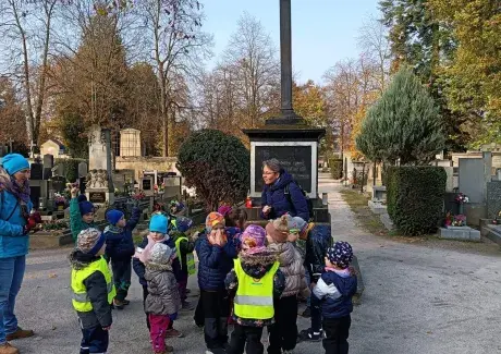 NÁVŠTĚVA HŘBITOVA NA POUCHOVĚ 2024