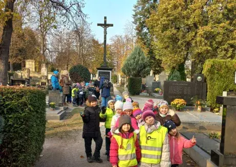 NÁVŠTĚVA HŘBITOVA NA POUCHOVĚ 2024