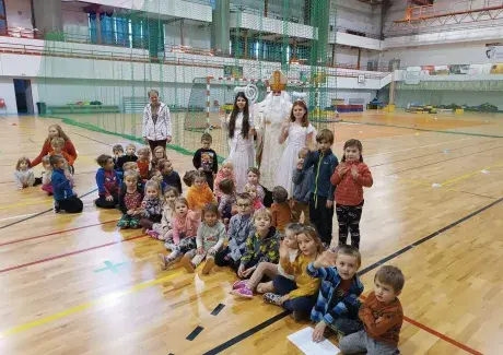 ŠKOLNÍ TURNAJ VE VYBÍJENÉ + MIKULÁŠ 2024