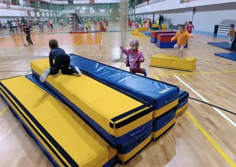ŠKOLNÍ TURNAJ VE VYBÍJENÉ + MIKULÁŠ 2024